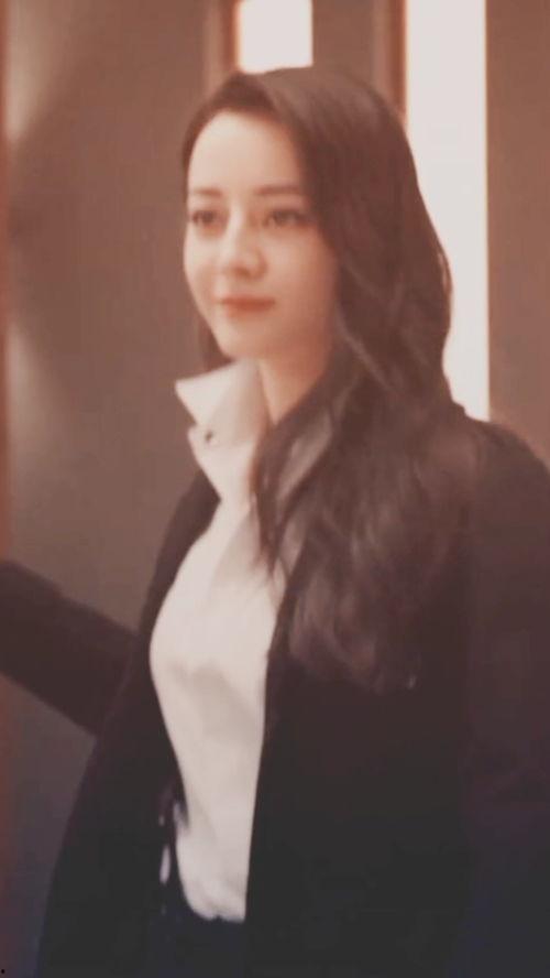 杨洋爆料热巴视频,揭秘明星幕后互动瞬间 第1张 杨洋爆料热巴视频,揭秘明星幕后互动瞬间 第1张